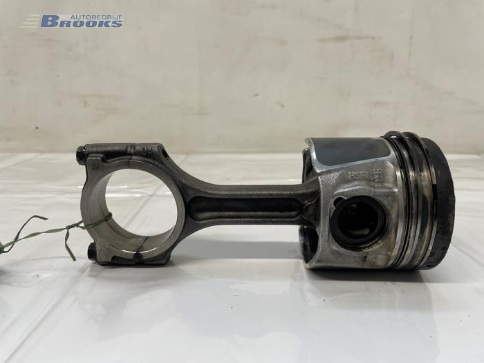 Usagé Piston Renault Trafic (1FL/2FL/3FL/4FL) 1.6 dCi 140 Twin Turbo Prix € 75,00 Règlement à la marge proposé par Autobedrijf Brooks