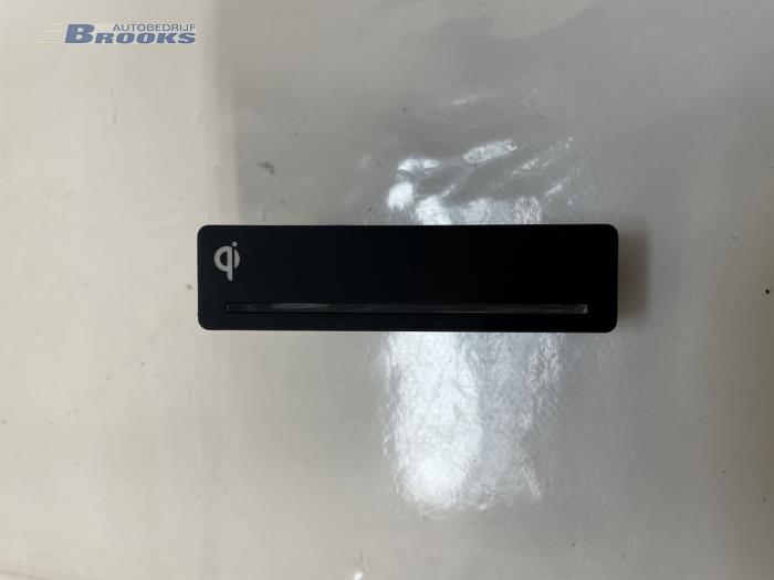Usados Módulo de control de luces Hyundai Nexo I FCEV FWD Precio € 50,00 Norma de margen ofrecido por Autobedrijf Brooks