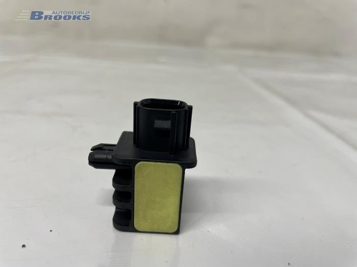 Begagnade Airbagsensor Hyundai Nexo I FCEV FWD Pris € 15,00 Marginaltabell erbjuds av Autobedrijf Brooks