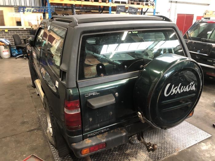 Używane Hak holowniczy Opel Frontera Sport (SUD2) 2.0i Cena na żądanie oferowane przez Autobedrijf Brooks