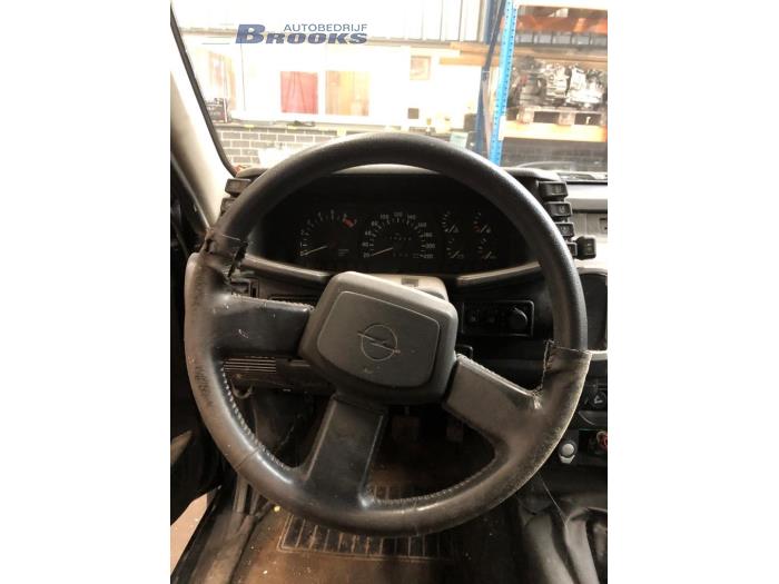 Używane Kierownica Opel Frontera Sport (SUD2) 2.0i Cena na żądanie oferowane przez Autobedrijf Brooks
