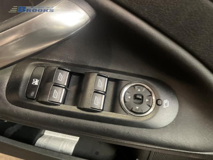 Usados Interruptor de ventanilla eléctrica Ford Mondeo IV Wagon 1.6 TDCi 16V Precio € 25,00 Norma de margen ofrecido por Autobedrijf Brooks