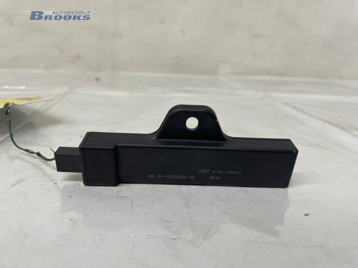 Używane Keyless Entry-Antena BMW 7 serie (F01/02/03/04) 740d 24V Cena € 10,00 Procedura marży oferowane przez Autobedrijf Brooks