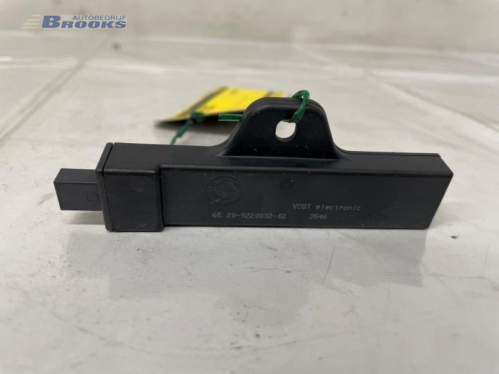 Używane Keyless Entry-Antena BMW 7 serie (F01/02/03/04) 740d 24V Cena € 10,00 Procedura marży oferowane przez Autobedrijf Brooks
