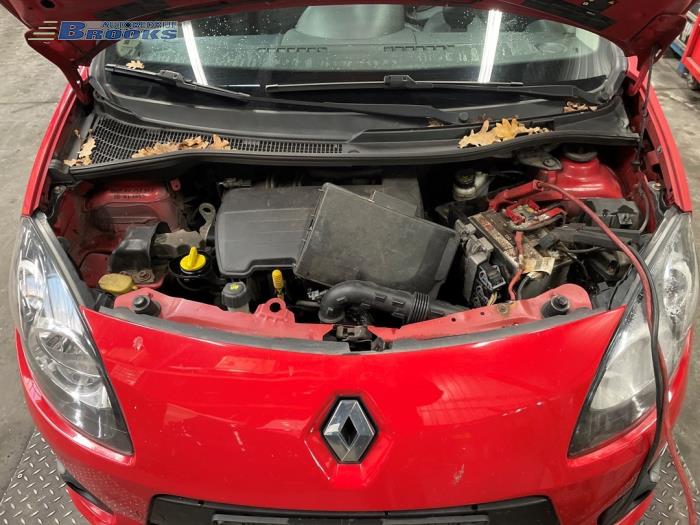 Usagé Radiateur Renault Twingo II (CN) 1.2 16V Prix € 20,00 Règlement à la marge proposé par Autobedrijf Brooks