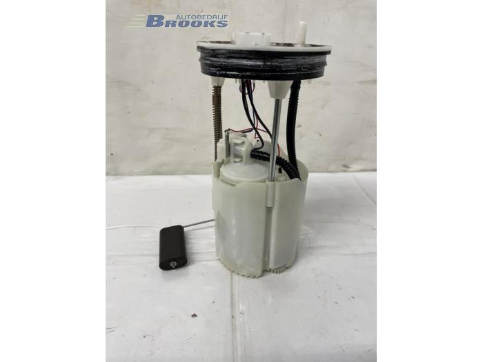 Gebrauchte Kraftstoffpumpe Elektrisch Volkswagen Up! (121) 1.0 12V 60 Preis € 10,00 Margenregelung angeboten von Autobedrijf Brooks