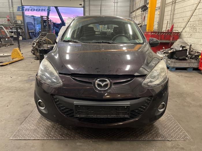 Usados Panel frontal Mazda 2 (DE) 1.6 MZ-CD 16V Precio € 50,00 Norma de margen ofrecido por Autobedrijf Brooks
