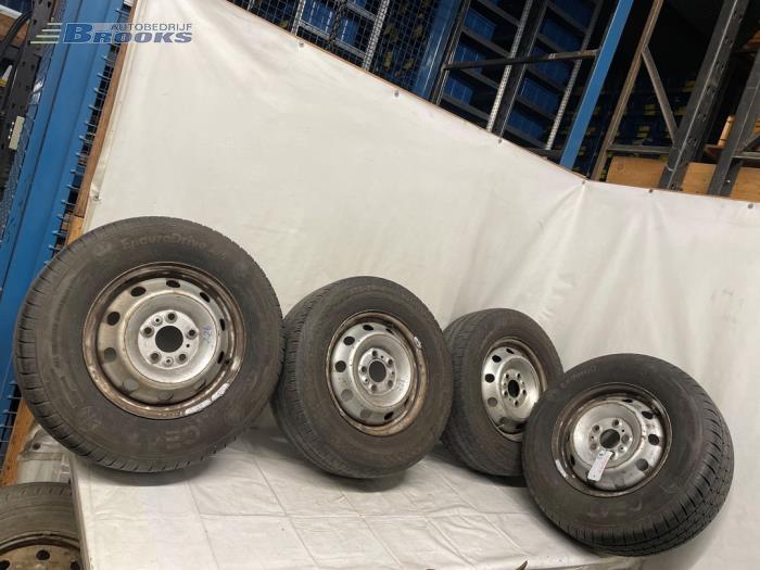 Begagnade Hjuluppsättning + däck Fiat Ducato (250) 2.3 D 120 Multijet Pris € 200,00 Marginaltabell erbjuds av Autobedrijf Brooks