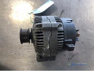 Dynamo van een Volkswagen Polo III Classic (6KV2) 1.6i 75 1996