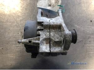 Dynamo van een Volkswagen Polo III Classic (6KV2) 1.6i 75 1996