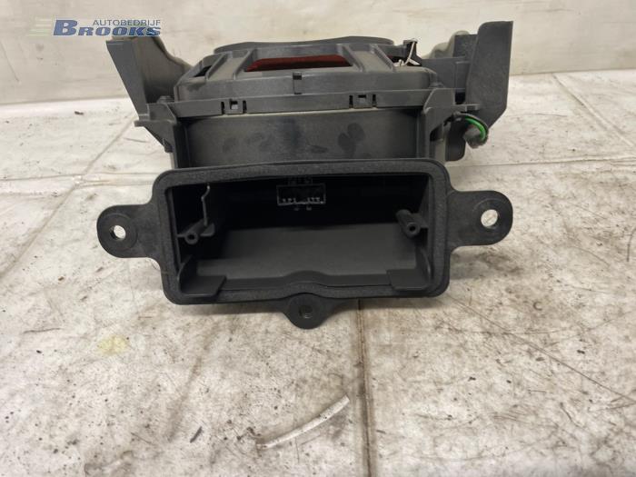 Używane Subwoofer BMW iX (I20) xDrive40 77 kWh Cena € 150,00 Procedura marży oferowane przez Autobedrijf Brooks