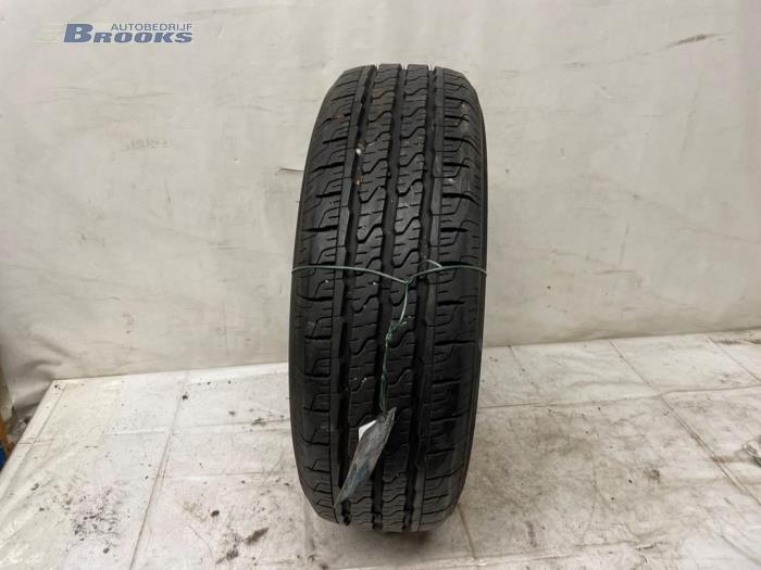 Używane Opona Cena € 50,00 Procedura marży oferowane przez Autobedrijf Brooks