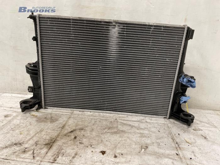 Usagé Radiateur Iveco New Daily VI 33S16, 35C16, 35S16 Prix € 175,00 Règlement à la marge proposé par Autobedrijf Brooks