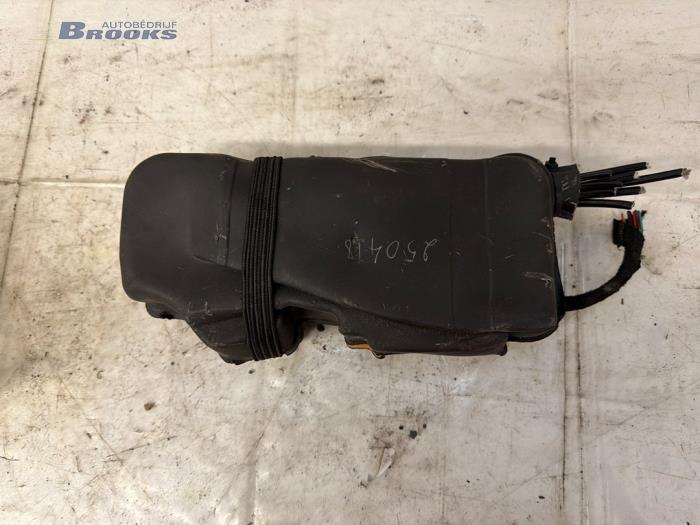 Używane Silnik dachu cabrio Peugeot 206 CC (2D) 2.0 16V Cena € 30,00 Procedura marży oferowane przez Autobedrijf Brooks