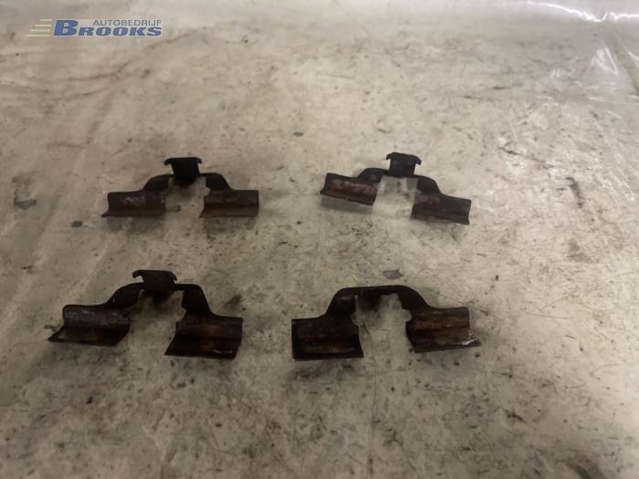 Rear brake pad from a Peugeot 307 (3A/C/D) 2.0 HDi 90 2003