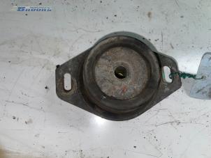 Used Gearbox mount Peugeot 307 (3A/C/D) 2.0 HDi 90 Price € 15,00 Margin scheme offered by Autobedrijf Brooks