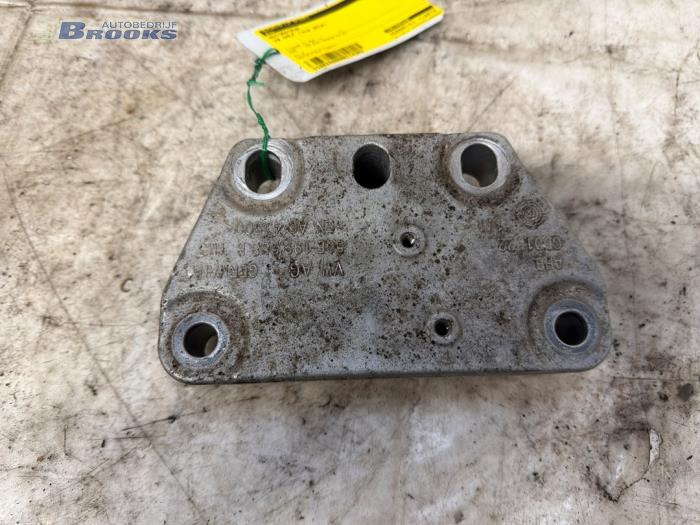 Used Engine mount Volkswagen Golf VII (AUA) e-Golf Price € 15,00 Margin scheme offered by Autobedrijf Brooks