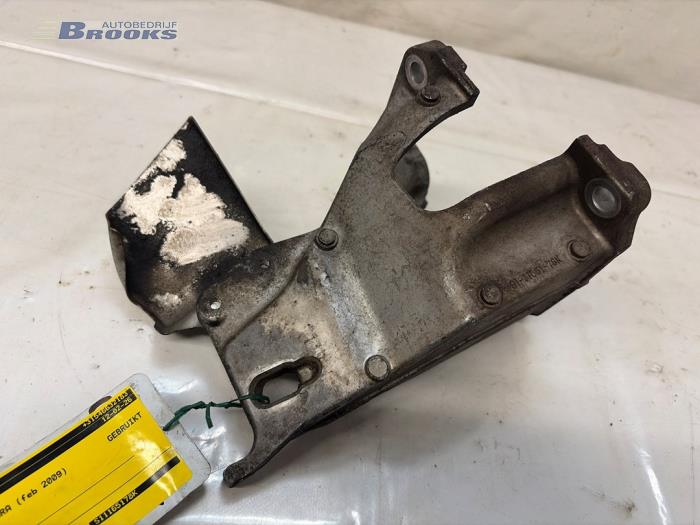 Used Engine mount Suzuki Grand Vitara II (JT) 2.4 16V Price € 25,00 Margin scheme offered by Autobedrijf Brooks