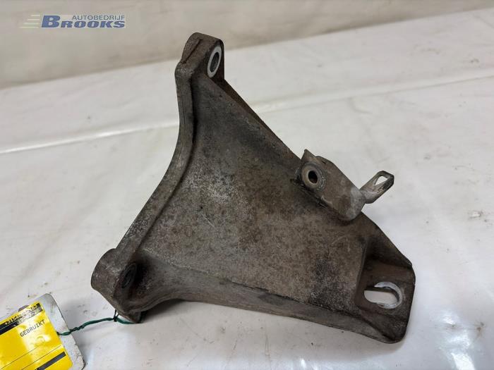 Used Engine mount Suzuki Grand Vitara II (JT) 2.4 16V Price € 20,00 Margin scheme offered by Autobedrijf Brooks