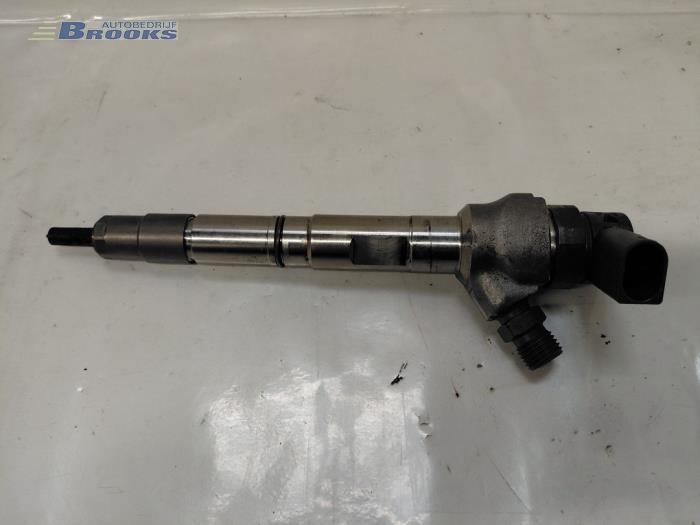 Usagé Injecteurs Volkswagen Passat Variant (3G5) 1.6 TDI 16V Prix € 45,00 Règlement à la marge proposé par Autobedrijf Brooks
