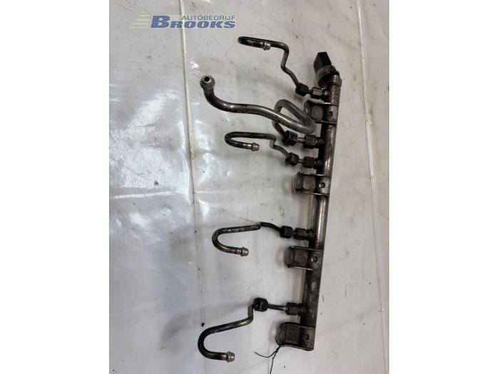 Usagé Système d'injection BMW 7 serie (F01/02/03/04) 750i,Li,LiS V8 32V Prix € 100,00 Règlement à la marge proposé par Autobedrijf Brooks