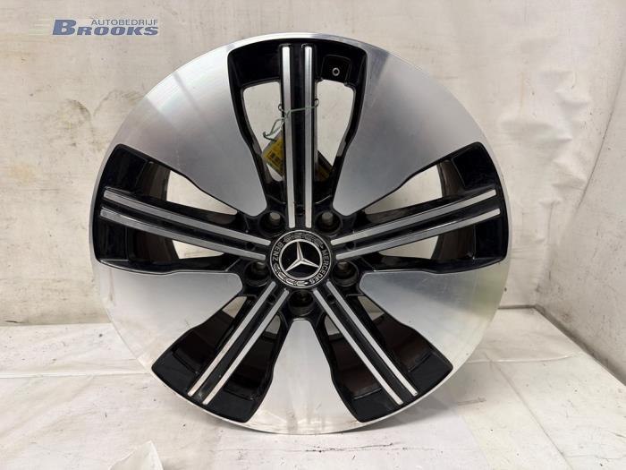 Używane Obrecz Mercedes EQB (X243) 250 67 kWh Cena € 200,00 Procedura marży oferowane przez Autobedrijf Brooks