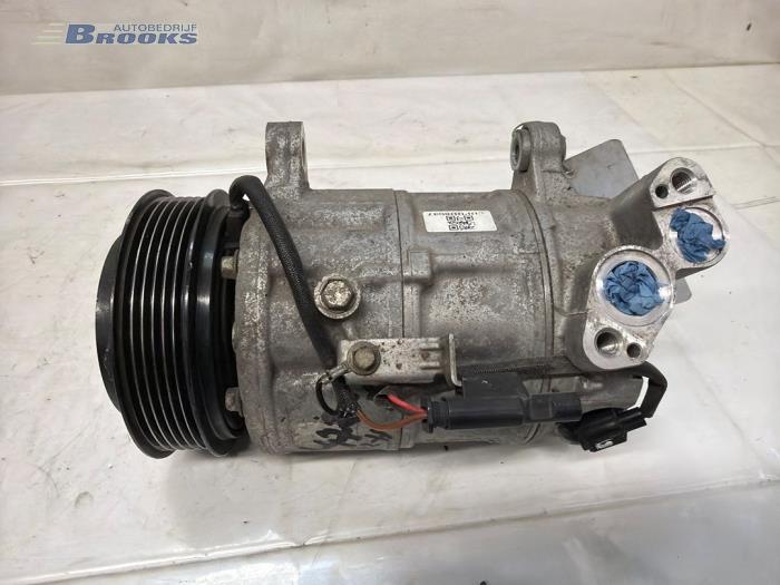 Usagé Compresseur de clim BMW 2 serie Active Tourer (F45) 220i 2.0 TwinPower Turbo 16V Prix € 100,00 Règlement à la marge proposé par Autobedrijf Brooks