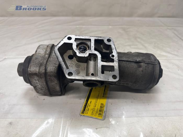Gebrauchte Ölfiltergehäuse Volkswagen Caddy III (2KA,2KH,2CA,2CH) 1.9 TDI Preis € 15,00 Margenregelung angeboten von Autobedrijf Brooks
