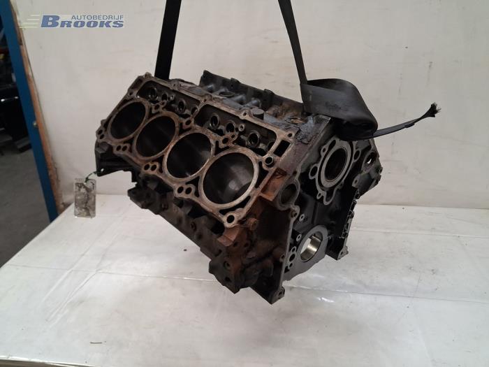 Used Engine crankcase Dodge 1500 Standard Cab (DS) 5.7 Hemi V8 Price € 1.000,00 Margin scheme offered by Autobedrijf Brooks