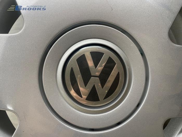 Enjoliveur d'un Volkswagen Polo 2004