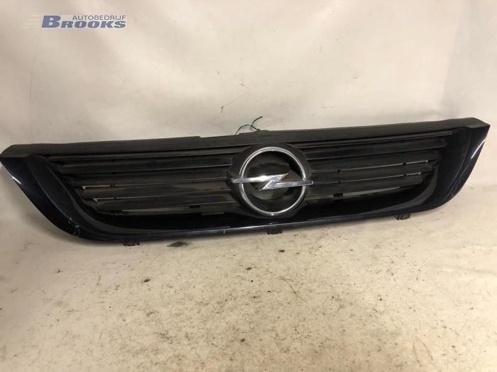 Używane Grill Opel Vectra Cena € 10,00 Procedura marży oferowane przez Autobedrijf Brooks
