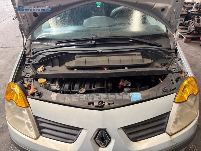 Usagé Servo frein Renault Modus/Grand Modus (JP) 1.4 16V Prix € 20,00 Règlement à la marge proposé par Autobedrijf Brooks
