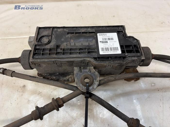 Używane Silnik hamulca postojowego BMW 7 serie (F01/02/03/04) 750i,Li,LiS V8 32V Cena € 145,00 Procedura marży oferowane przez Autobedrijf Brooks