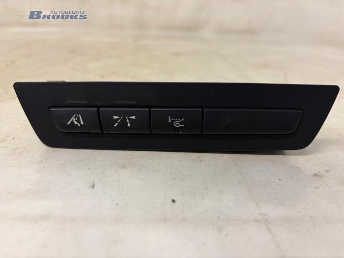Używane Przelacznik BMW 7 serie (F01/02/03/04) 750i,Li,LiS V8 32V Cena € 30,00 Procedura marży oferowane przez Autobedrijf Brooks