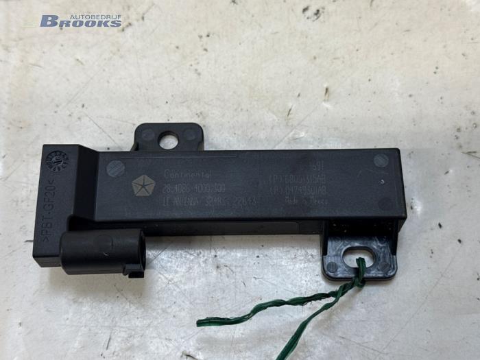 Używane Antena Jeep Compass II (MP) 1.4 Multi Air2 16V Cena € 15,00 Procedura marży oferowane przez Autobedrijf Brooks