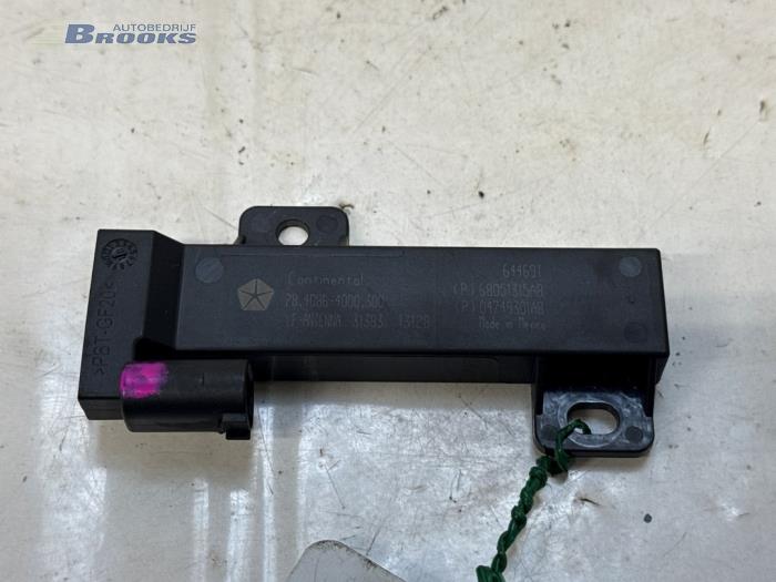 Używane Antena Jeep Compass II (MP) 1.4 Multi Air2 16V Cena € 15,00 Procedura marży oferowane przez Autobedrijf Brooks