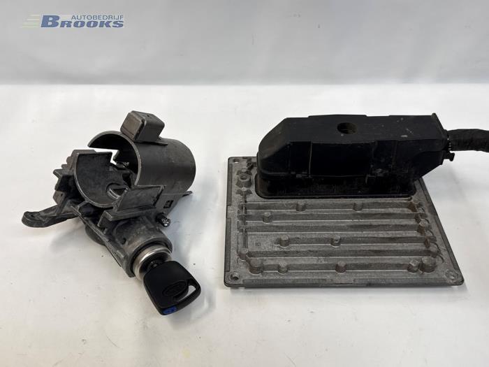 Used Ignition lock + computer Ford Fiesta 5 (JD/JH) 1.3 Price € 75,00 Margin scheme offered by Autobedrijf Brooks