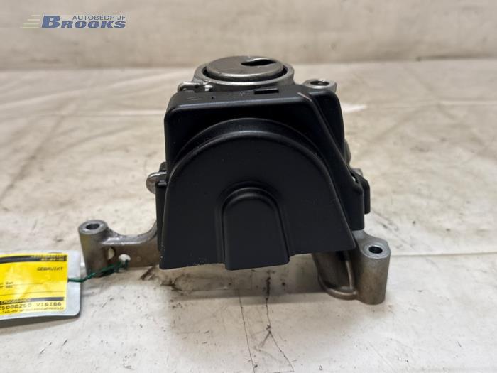 Używane Pompa oleju Ford Grand C-Max (DXA) 1.0 Ti-VCT EcoBoost 12V 125 Cena € 45,00 Procedura marży oferowane przez Autobedrijf Brooks