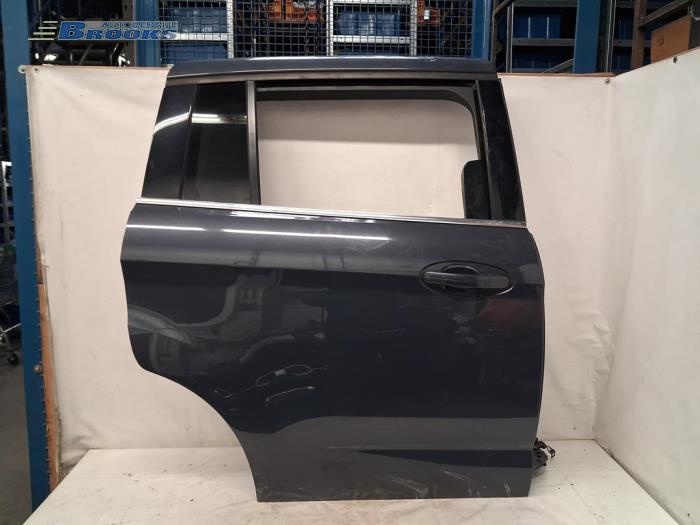 Side sliding door