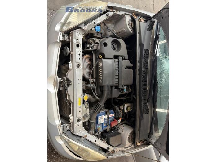 Usagé Radiateur Toyota Yaris (P1) 1.3 16V VVT-i Prix € 30,00 Règlement à la marge proposé par Autobedrijf Brooks