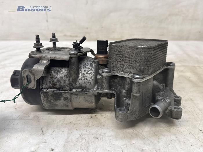 Gebrauchte Ölfiltergehäuse Peugeot 308 SW (L4/L9/LC/LJ/LR) 1.6 BlueHDi 120 Preis € 30,00 Margenregelung angeboten von Autobedrijf Brooks