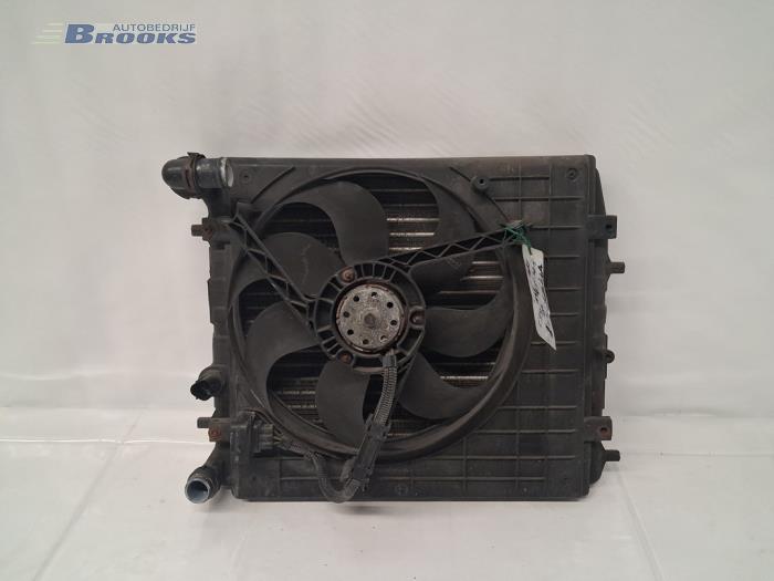 Used Radiator Volkswagen Fox (5Z) 1.2 Price € 30,00 Margin scheme offered by Autobedrijf Brooks