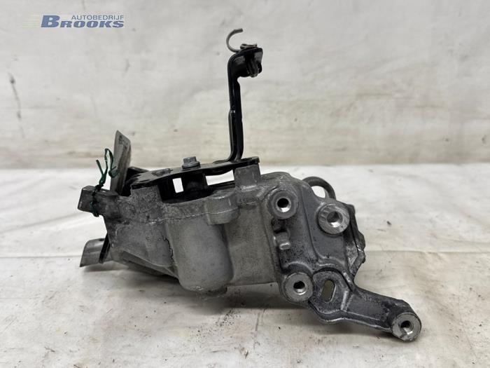Gebrauchte Dynamostütze oben Peugeot 308 SW (L4/L9/LC/LJ/LR) 1.6 BlueHDi 120 Preis € 20,00 Margenregelung angeboten von Autobedrijf Brooks