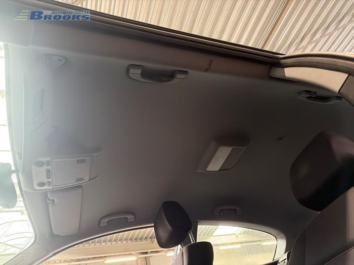 Używane Podsufitka BMW 1 serie (E81) 118d 16V Cena € 100,00 Procedura marży oferowane przez Autobedrijf Brooks