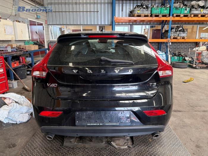 Gebrauchte Hinterachse Vorderradantrieb Volvo V40 (MV) 1.5 T3 16V Geartronic Preis € 275,00 Margenregelung angeboten von Autobedrijf Brooks