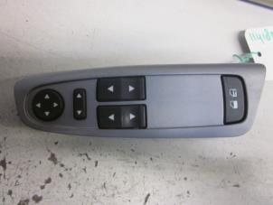 Gebrauchte Elektrisches Fenster Schalter Fiat Stilo (192A/B) 1.9 JTD 115 Preis € 15,00 Margenregelung angeboten von Autobedrijf Brooks