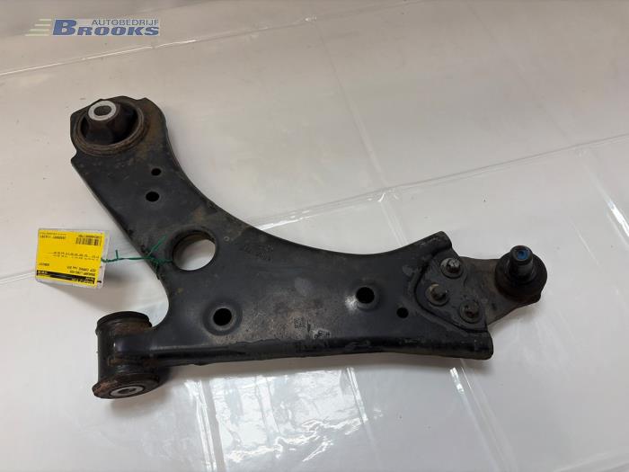 Gebrauchte Querlenker links vorne Jeep Compass II (MP) 1.4 Multi Air2 16V Preis € 100,00 Margenregelung angeboten von Autobedrijf Brooks