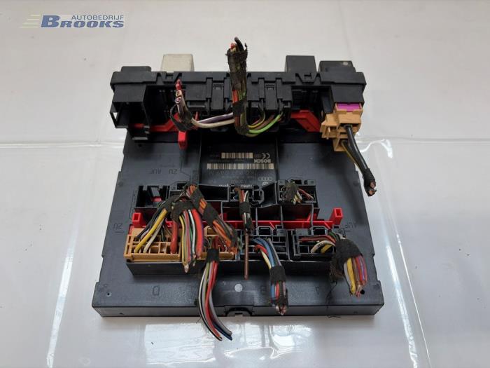 Used Body control computer Volkswagen Caddy III (2KA,2KH,2CA,2CH) 2.0 SDI Price € 25,00 Margin scheme offered by Autobedrijf Brooks