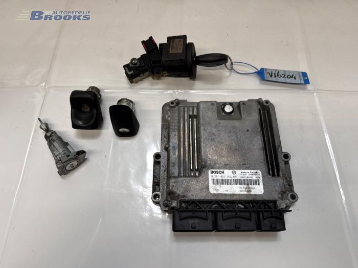 Used Ignition lock + computer Opel Vivaro 1.6 CDTI BiTurbo 120 Price € 200,00 Margin scheme offered by Autobedrijf Brooks