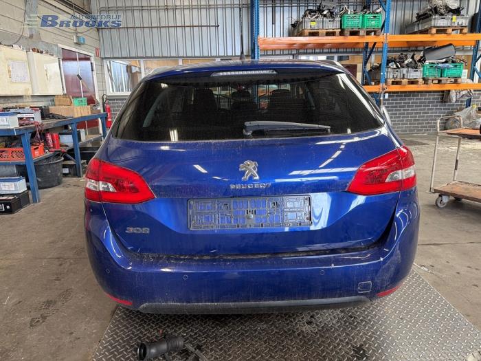 Usagé Train arrière complet Peugeot 308 SW (L4/L9/LC/LJ/LR) 1.2 12V e-THP PureTech 130 Prix € 125,00 Règlement à la marge proposé par Autobedrijf Brooks